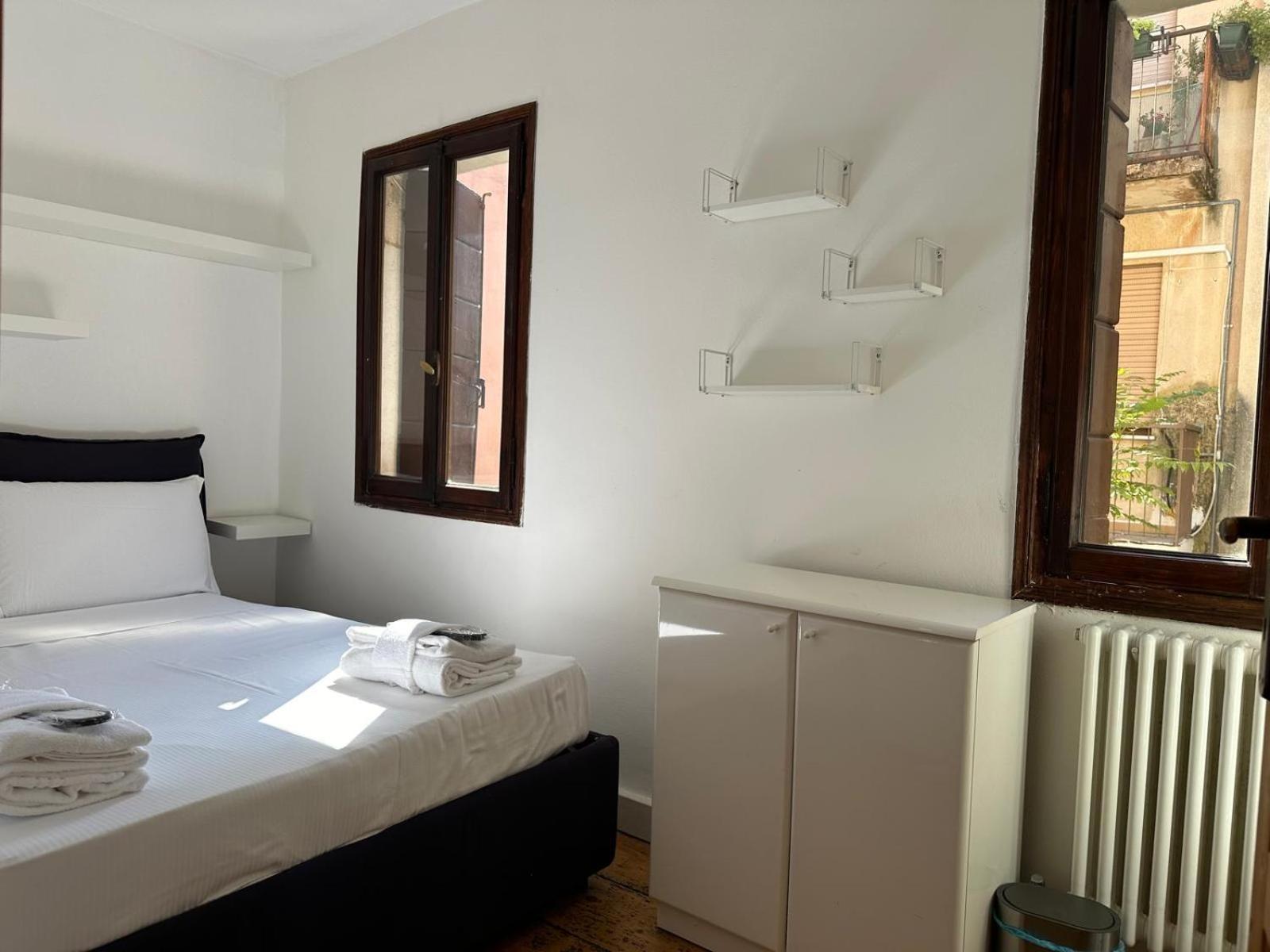 Welc-Om Battisti Cozy Flat Apartment Padova Bagian luar foto